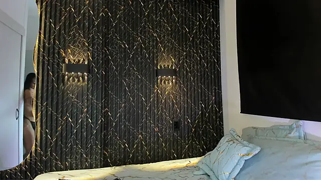 ZOETTAYLOR online show from 13, 11, 2025