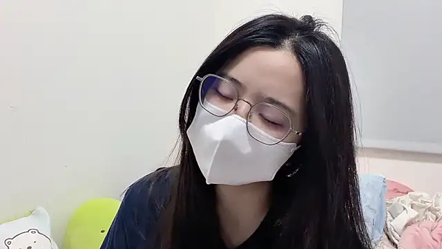 Snapshot of LHeart chatting on 28, 4, 2026 LHeart online show from 28, 4, 2026