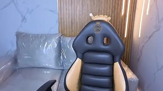 Stephany Rodriguez online show from 21, 11, 2025