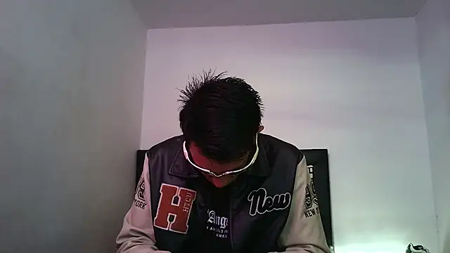 Snapshot of andrewcoopper1 chatting on 5, 2, 2026 andrewcoopper1 online show from 5, 2, 2026