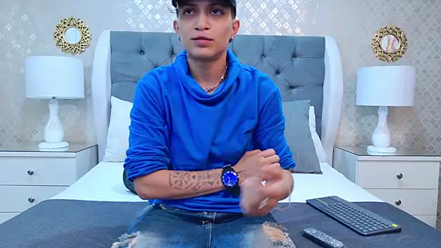 Snapshot of ZoeKrug chatting on 24, 10, 2025 ZoeKrug online show from 24, 10, 2025