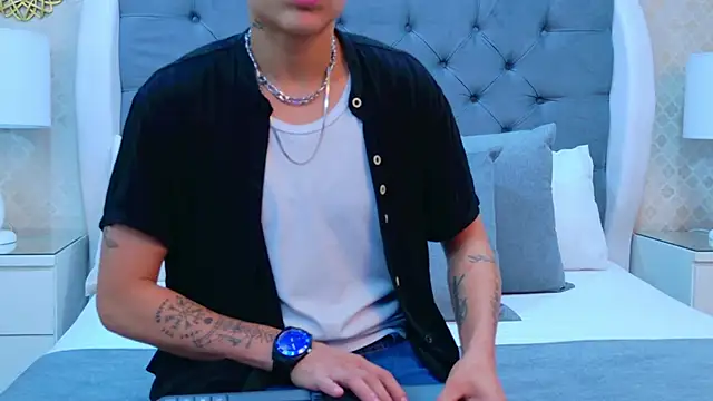 Snapshot of ZoeKrug chatting on 1, 11, 2025 ZoeKrug online show from 1, 11, 2025