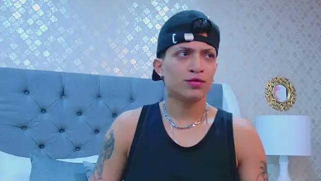 Snapshot of ZoeKrug chatting on 3, 11, 2025 ZoeKrug online show from 3, 11, 2025