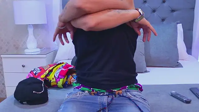 Snapshot of ZoeKrug chatting on 27, 11, 2025 ZoeKrug online show from 27, 11, 2025