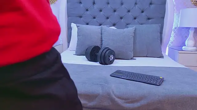 Snapshot of ZoeKrug chatting on 1, 12, 2025 ZoeKrug online show from 1, 12, 2025