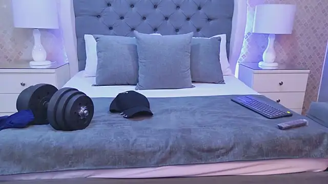 Snapshot of ZoeKrug chatting on 3, 12, 2025 ZoeKrug online show from 3, 12, 2025