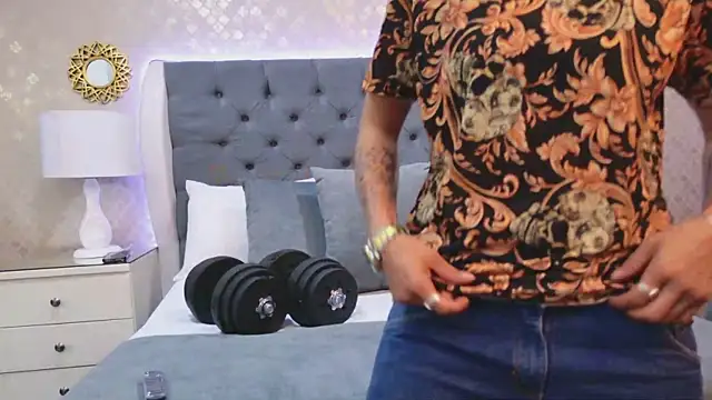 Snapshot of ZoeKrug chatting on 15, 12, 2025 ZoeKrug online show from 15, 12, 2025