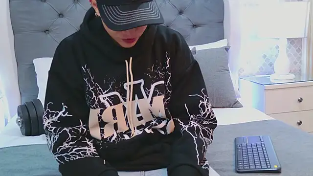 Snapshot of ZoeKrug chatting on 14, 1, 2026 ZoeKrug online show from 14, 1, 2026