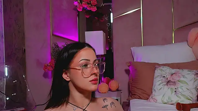 LucyLextonX online show from 7, 4, 2026