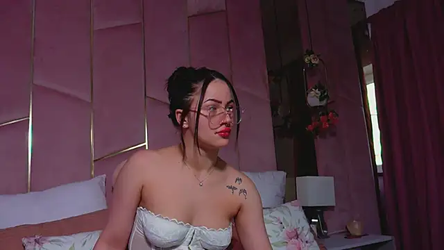 LucyLextonX online show from 16, 4, 2026