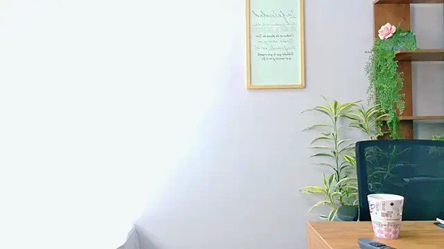 Agatha-Adams online show from 18, 12, 2025