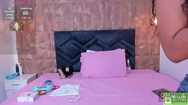 Snapshot of Gia_Scott chatting on 4, 12, 2025 Gia Scott online show from 4, 12, 2025