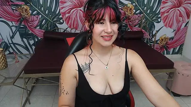 Snapshot of Nina_harper_ chatting on 27, 9, 2025 Nina harper online show from 27, 9, 2025
