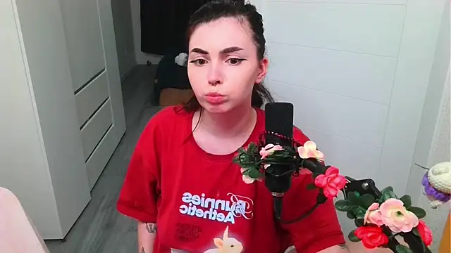 peachyness online show from 26, 4, 2026