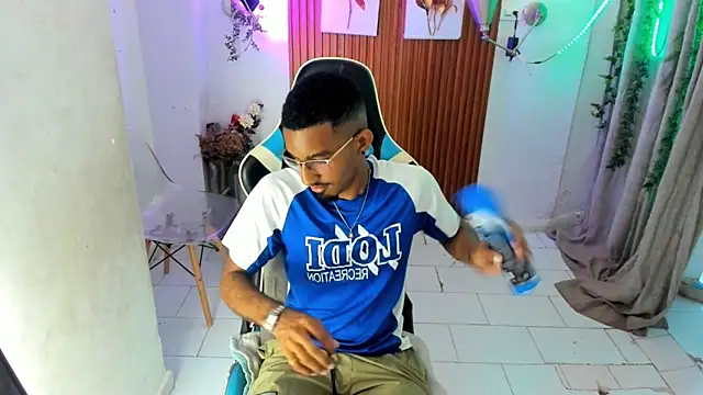 Darwin mayo online show from 11, 11, 2025