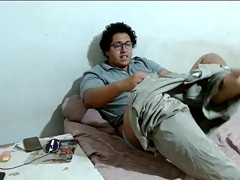 Snapshot of MeisanPaul chatting on 4, 11, 2025 MeisanPaul online show from 4, 11, 2025