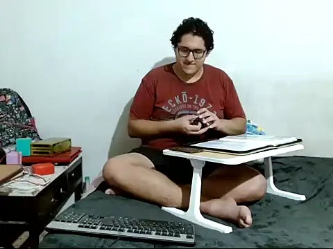 Snapshot of MeisanPaul chatting on 4, 12, 2025 MeisanPaul online show from 4, 12, 2025