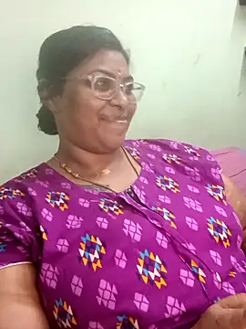 Snapshot of zara-mallus chatting on 14, 9, 2025 zara-mallus online show from 14, 9, 2025