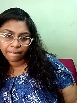 Snapshot of zara-mallus chatting on 3, 10, 2025 zara-mallus online show from 3, 10, 2025