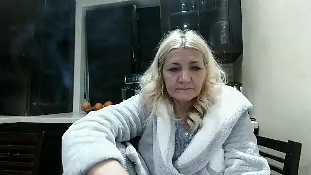 ButterflyBlondie online show from 3, 2, 2026