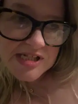 SuzieSub online show from 22, 2, 2026