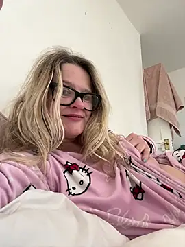 SuzieSub online show from 27, 4, 2026