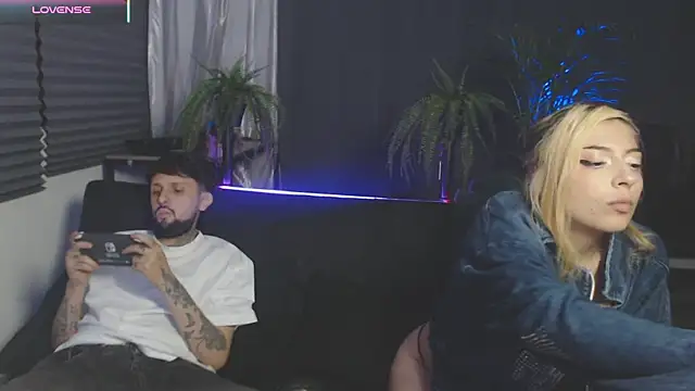 MiaBunnie online show from 10, 1, 2026