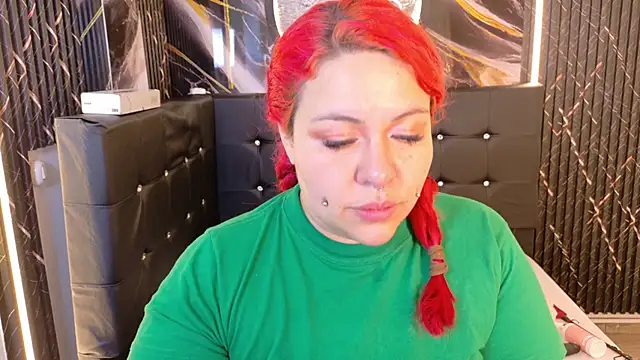 Witch Scarlet online show from 2, 4, 2026