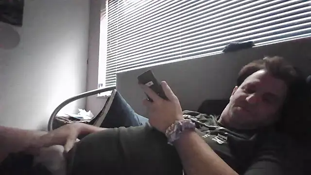 Snapshot of JasperGeil chatting on 6, 10, 2025 JasperGeil online show from 6, 10, 2025