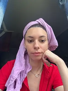 Amelie Crosby online show from 29, 5, 2026