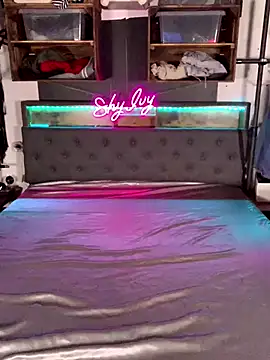 Shy Ivy online show from 12, 10, 2025