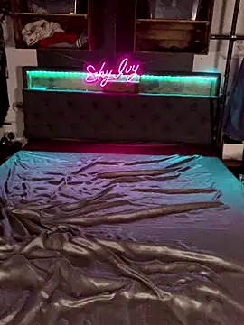 Shy Ivy online show from 19, 10, 2025