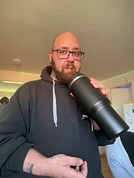 mrandmrsdarkside online show from 15, 4, 2026