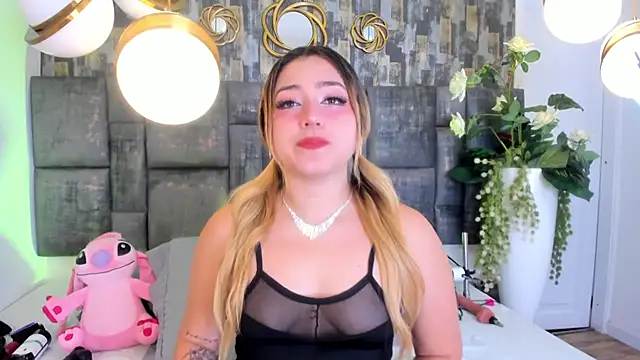 PatyLawrence online show from 11, 11, 2025