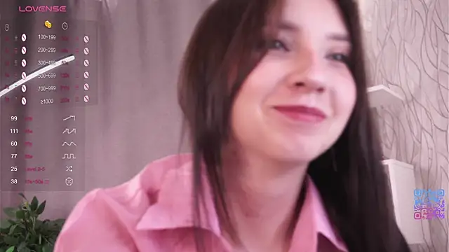 Snapshot of DaisyBlaze chatting on 6, 10, 2025 DaisyBlaze online show from 6, 10, 2025