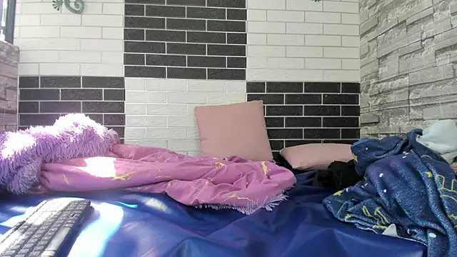 Sandra Milf love online show from 21, 9, 2025