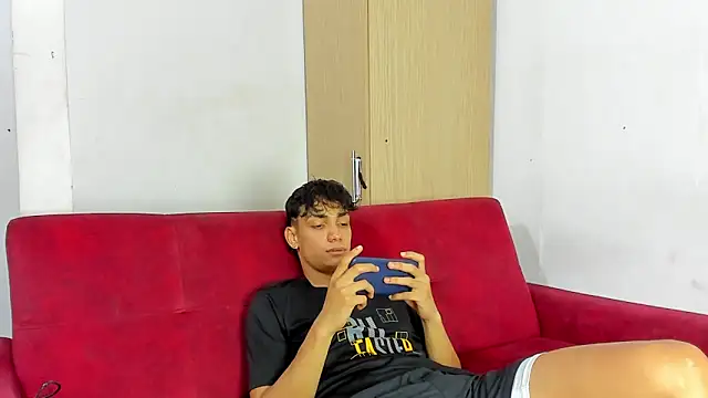 Snapshot of willy_sexxx18 chatting on 8, 6, 2026 willy sexxx18 online show from 8, 6, 2026