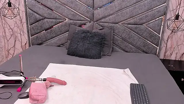 SASHA BROWNIE   online show from 17, 3, 2026