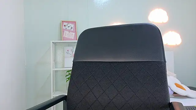 Taylorsmitth  online show from 29, 10, 2025