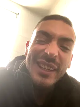 Snapshot of malek_xarx_ chatting on 15, 9, 2025 malek xarx  online show from 15, 9, 2025