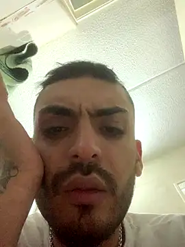 Snapshot of malek_xarx_ chatting on 18, 9, 2025 malek xarx  online show from 18, 9, 2025