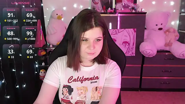 Snapshot of AmyVibess chatting on 9, 11, 2025 AmyVibess online show from 9, 11, 2025