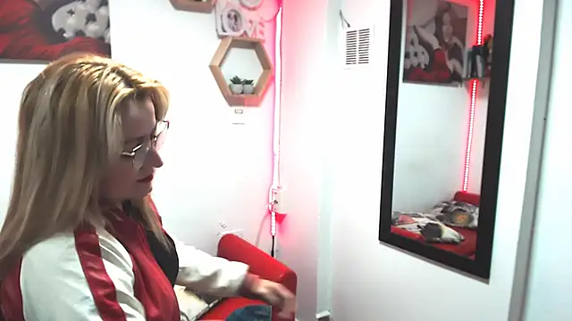 DIVAX MONSERRAT online show from 16, 11, 2025