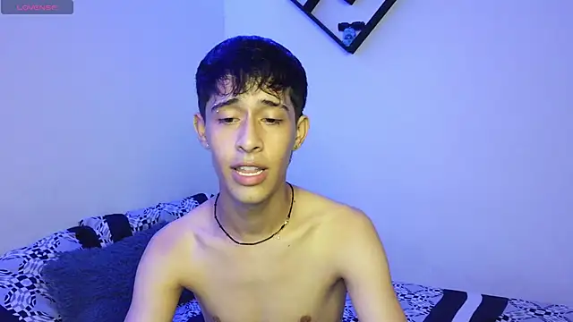 Snapshot of Danny_cute_05 chatting on 3, 10, 2025 Danny cute 05 online show from 3, 10, 2025