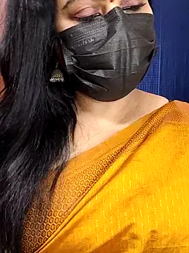 Snapshot of honey-flower chatting on 7, 10, 2025 honey-flower online show from 7, 10, 2025