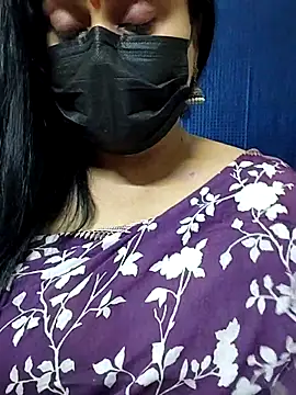 Snapshot of honey-flower chatting on 11, 10, 2025 honey-flower online show from 11, 10, 2025