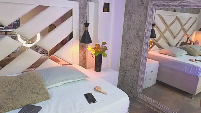 Snapshot of Saara_evans_ chatting on 30, 9, 2025 Saara evans online show from 30, 9, 2025