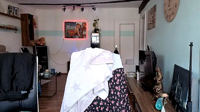 Seductively4 20 online show from 17, 7, 2026
