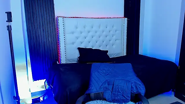 Snapshot of Latin_Boyss_ chatting on 19, 10, 2025 Latin Boyss online show from 19, 10, 2025