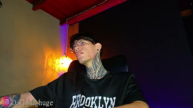 Snapshot of david_huge chatting on 13, 6, 2026 david huge online show from 13, 6, 2026